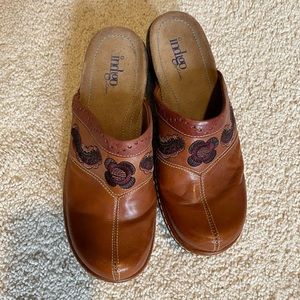 Indigo by Clark’s tan clogs size 7